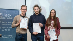 Die Gewinner Tobias Feitkenhauer, Max Stolze und Anna Bajnok haben fit 4 future entwickelt © EYA/E. Ellerdorfer