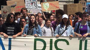 Greta Thunberg mit Demonstrierenden in Wien. © Fridays4Future/Facebook