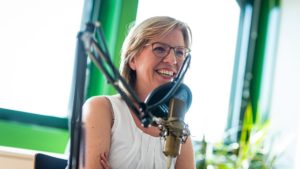 Leonore Gewessler beim Petajoule-Podcast © BMK Cajetan Perwein