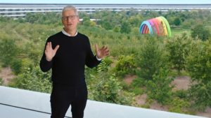 Apple-CEO Tim Cook bei einer Produktvorstellung 2020 © Apple