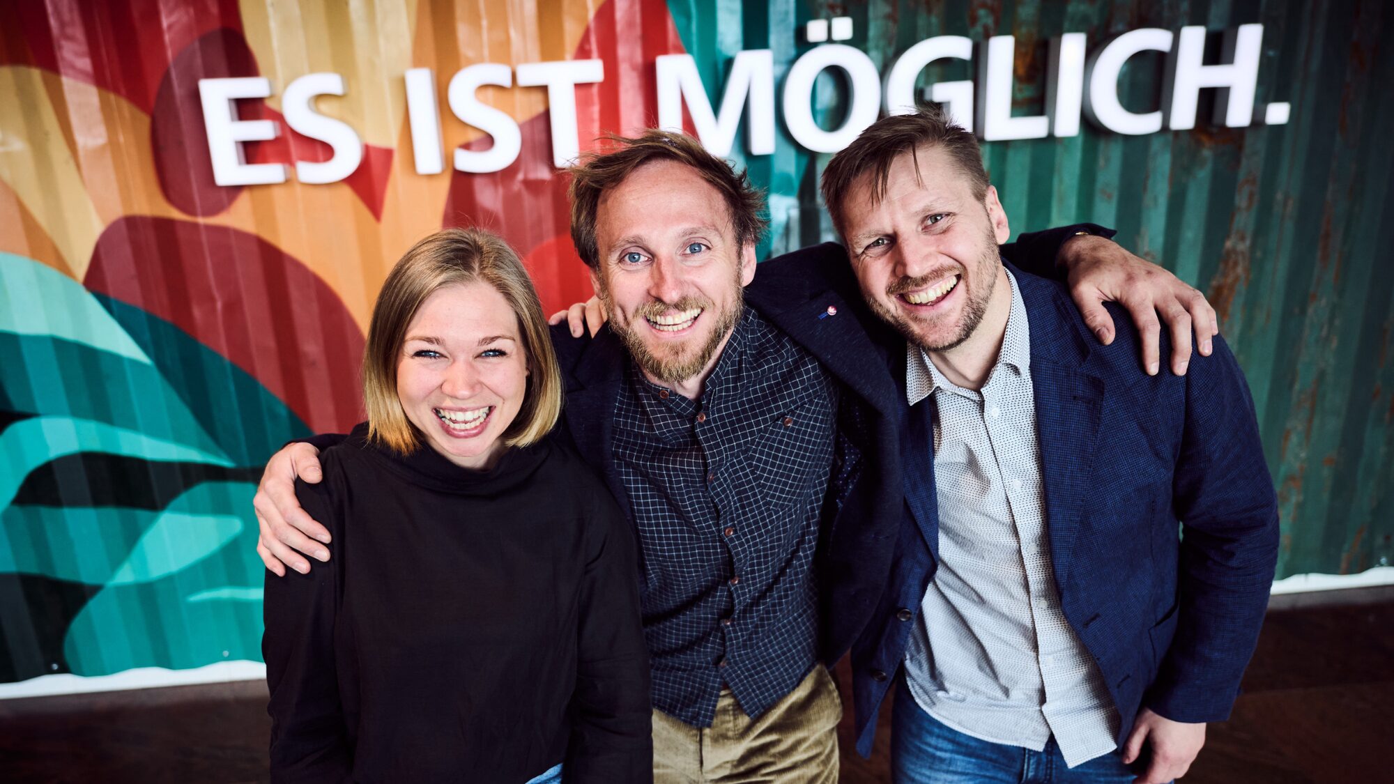 Das NOSI-Team freut sich über seine Erfolge (v.l.n.r.): Klara Brandstätter, Patrik Aspermair und Johannes Bintinger. © NOSI