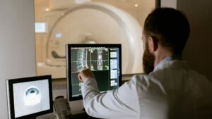 deepcOS® will sämtliche KI-basierte Radiologiebefunde in einem einzigen Interface darstellen und so medizinische Daten in verwertbare Erkenntnisse umwandeln. © deepc