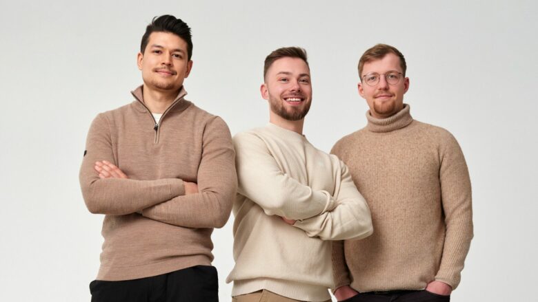 Das Mateo-Gründungsteam besteht aus drei komplett unterschiedlichen Charakteren (v.l.n.r.): Christian Strauch (Co-Founder & CEO), Domenik Fox (Co-Founder & CEO) und Philipp Steinrötter (CO-Founder & CTO). © Mateo