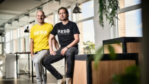Die Hero-Gründer Dr. Michael Kessler und Philipp Lyding wollen den Digitalisierungsgrad der Handswerksbranche vorantreiben. © Hero