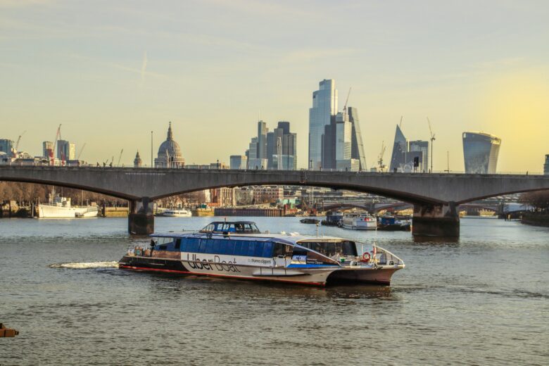 Uber Boat in London. © Jason Thompson auf Unsplash