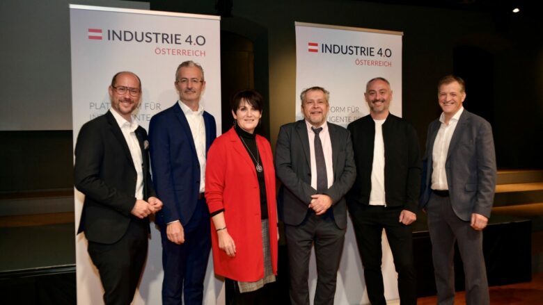 Der Summit der Plattform Industrie 4.0 fand im Salzlager in Hall in Tirol statt. V.l.n.r.: Mario Gerber (Tiroler Wirtschaftslandesrat), Jimmy Heinzl (WISTO), Elfriede Schober (PRO-GE), Michael Wiesmüller (BMK), Rainer Haag (IV Tirol & ematric) und Thomas Welser (Plattform Industrie 4.0 Österreich). © Plattform Industrie 4.0 Österreich, Harald Kantschieder