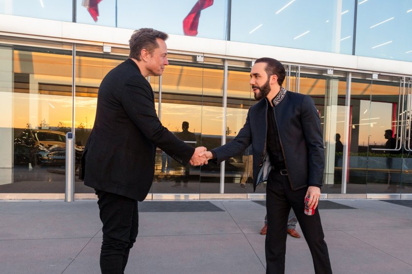 Elon Musk trifft El Salvadors Präsident Nayib Bukele. © presidencia.gob.sv