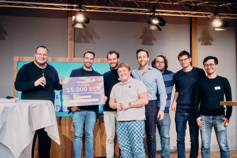 Das VoterAI-Team beim Politechathon in Berlin. © BW Stiftung/ Viktor Heekeren