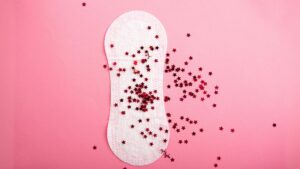 Am fortschrittlichsten ist Schottland unterwegs: Dort werden Tampons und Binden bereits seit 2020 kostenlos an diversen öffentlichen Orten angeboten. In Irland und England sind Periodenprodukte seit 2020 von der Steuer ausgenommen. © Canva