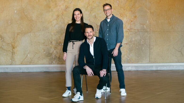 Das Team hinter Noctua Science Ventures: Philipp Stangl (mitte), Antonia Rinesch (links) und Lukas Rippitsch (rechts). © Franziska Safranek